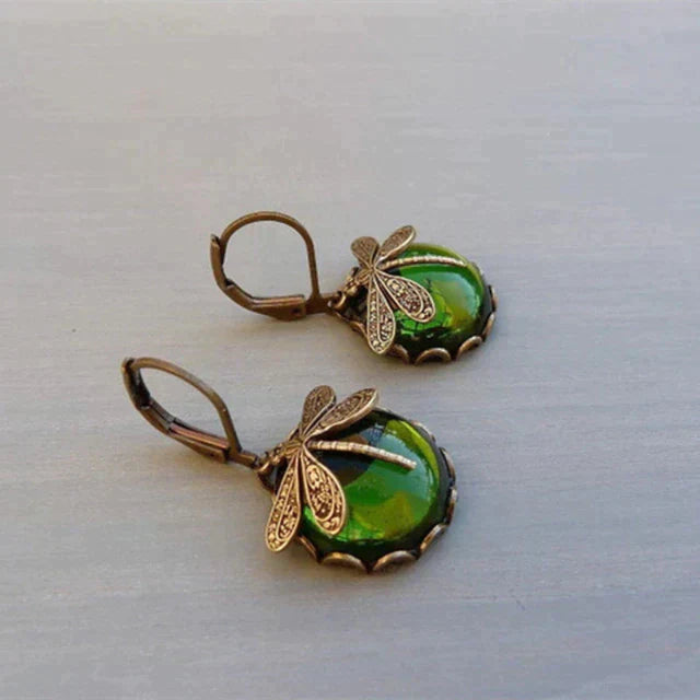 Bollformade trollsländeörhängen i antikguld – elegant vintage-look