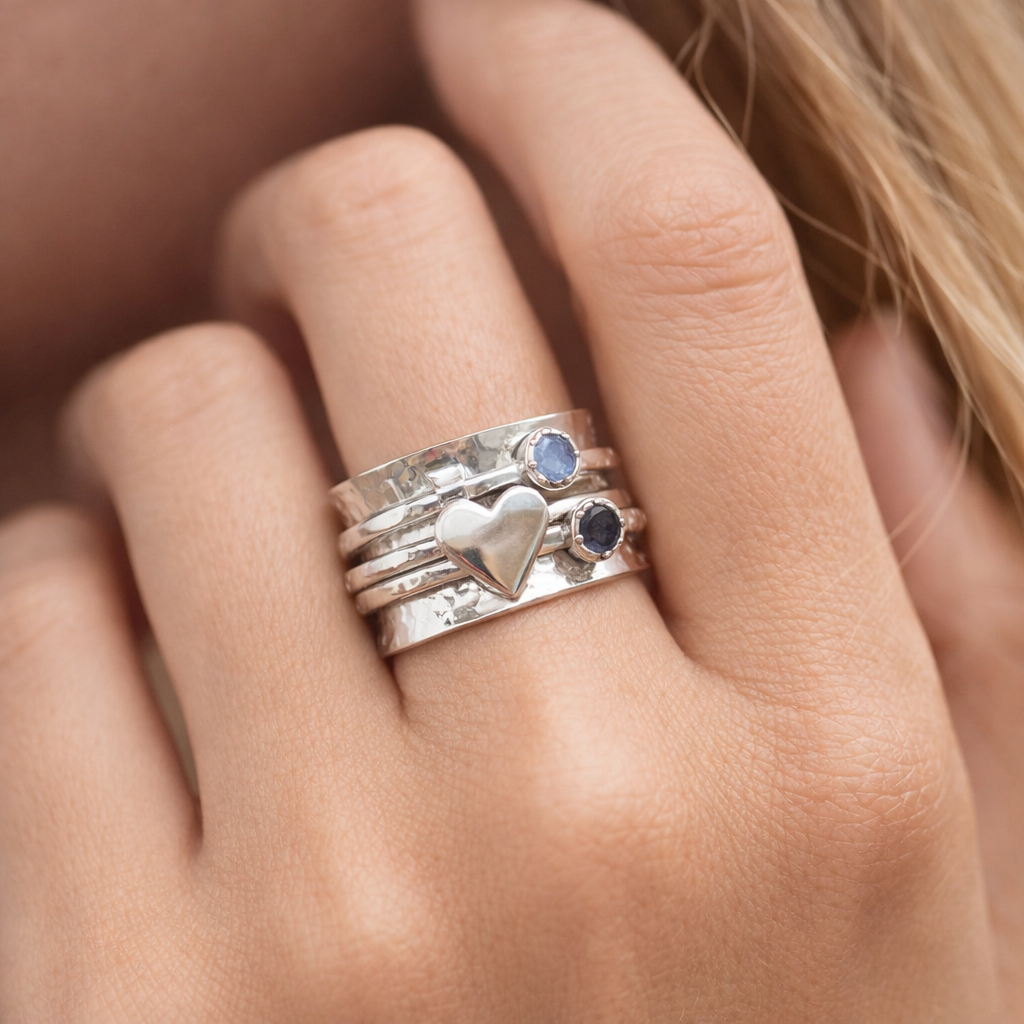 Isabella – Elegant silverring med roterande hjärta