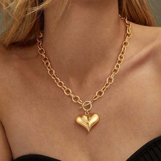 Massivt hjärtformat halsband med toggle-spänne