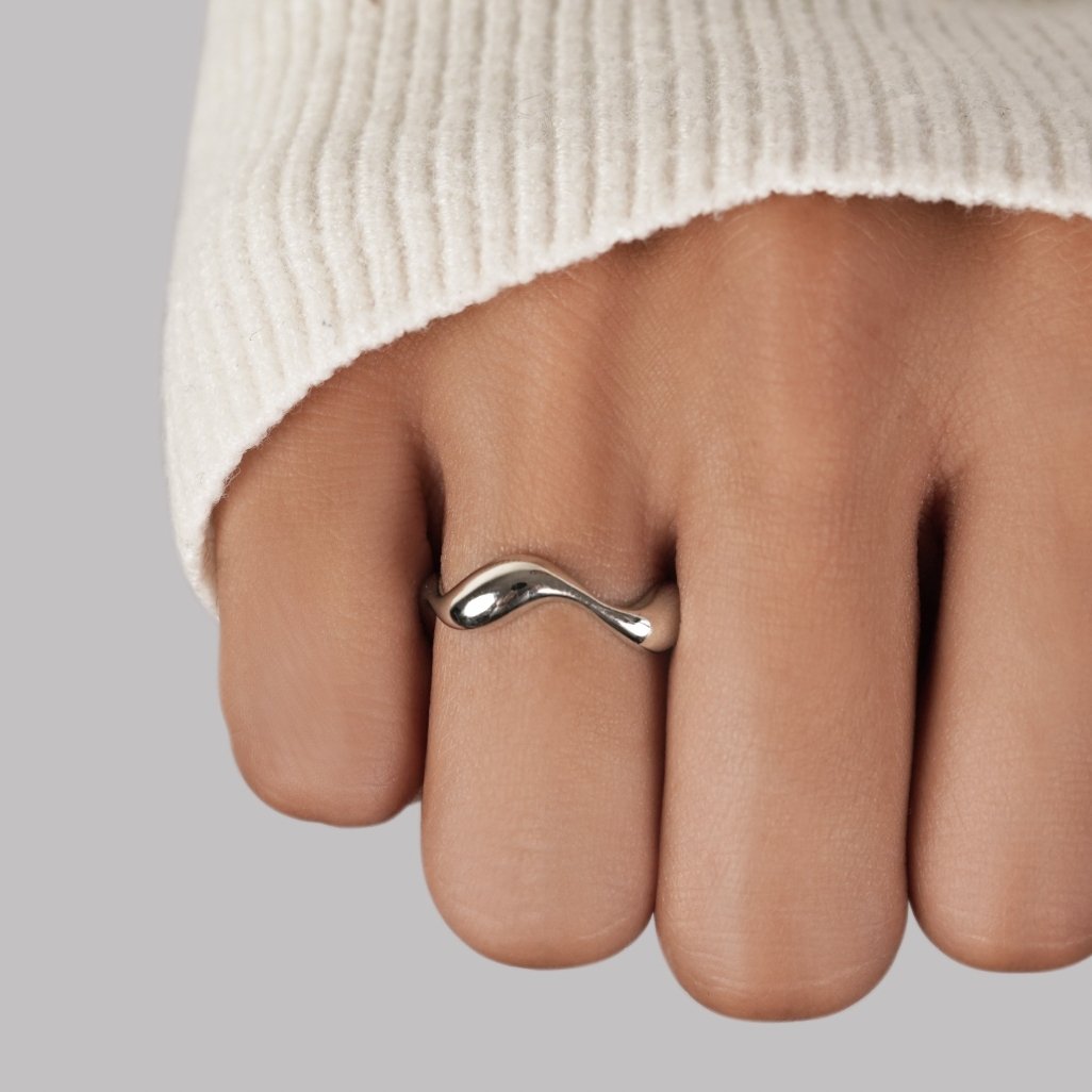 Waves – stilren, minimalistisk ring
