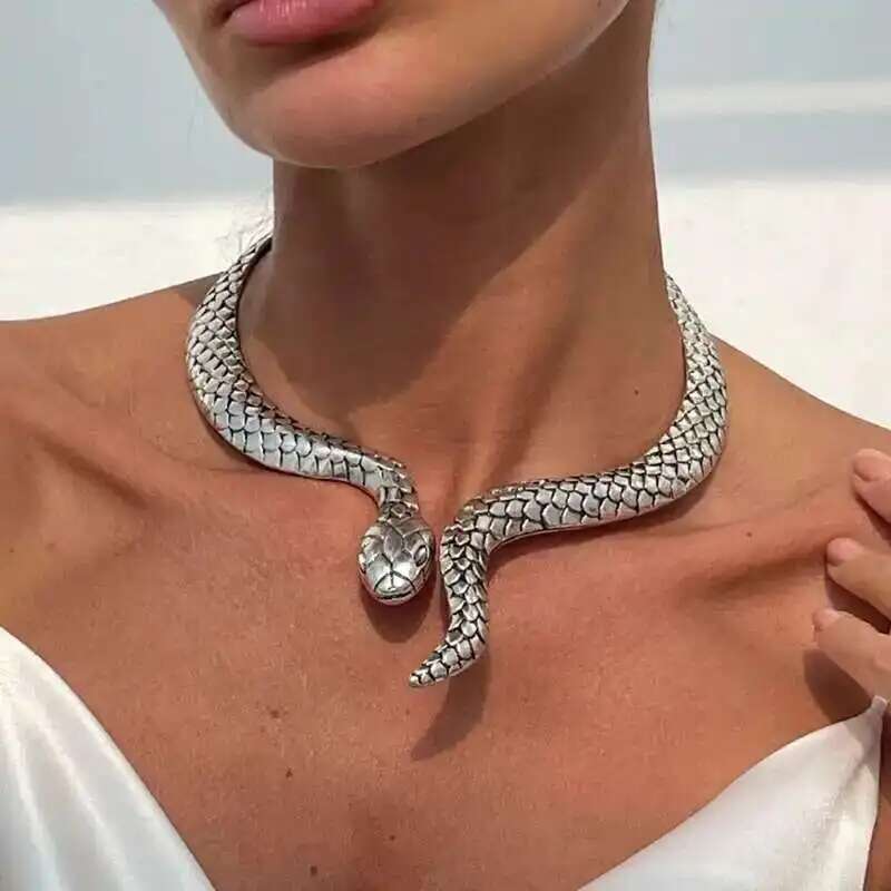 Ormkedja chokerhalsband i torque-stil