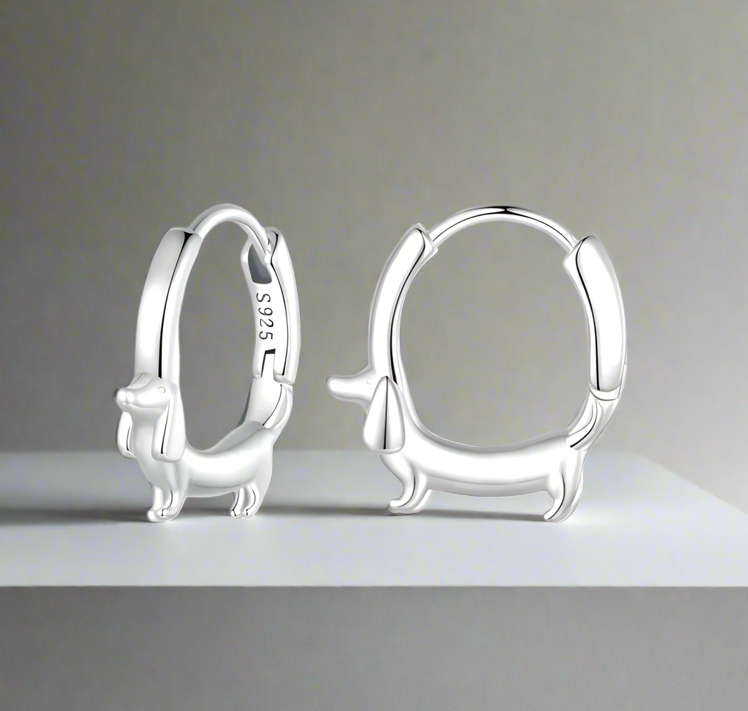 Söta taxcreoler i 925 sterlingsilver – charmiga örhängen med hundmotiv