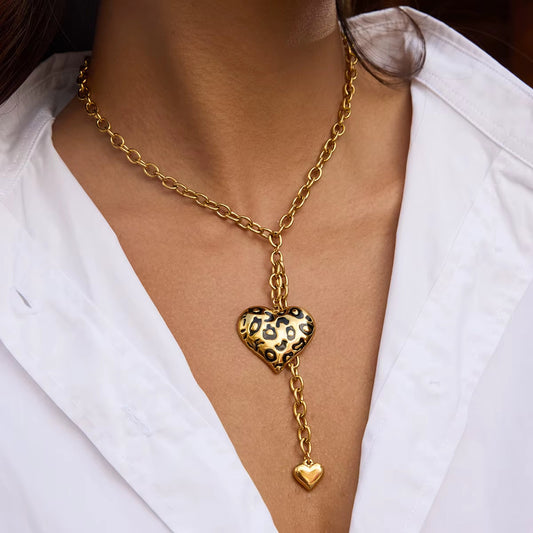 Leopardmönstrat halsband med tofs
