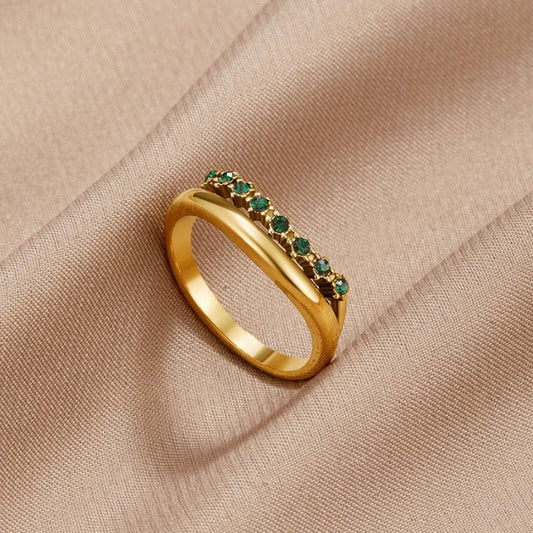 Elise – Elegant guldring med en fin dubbelrad
