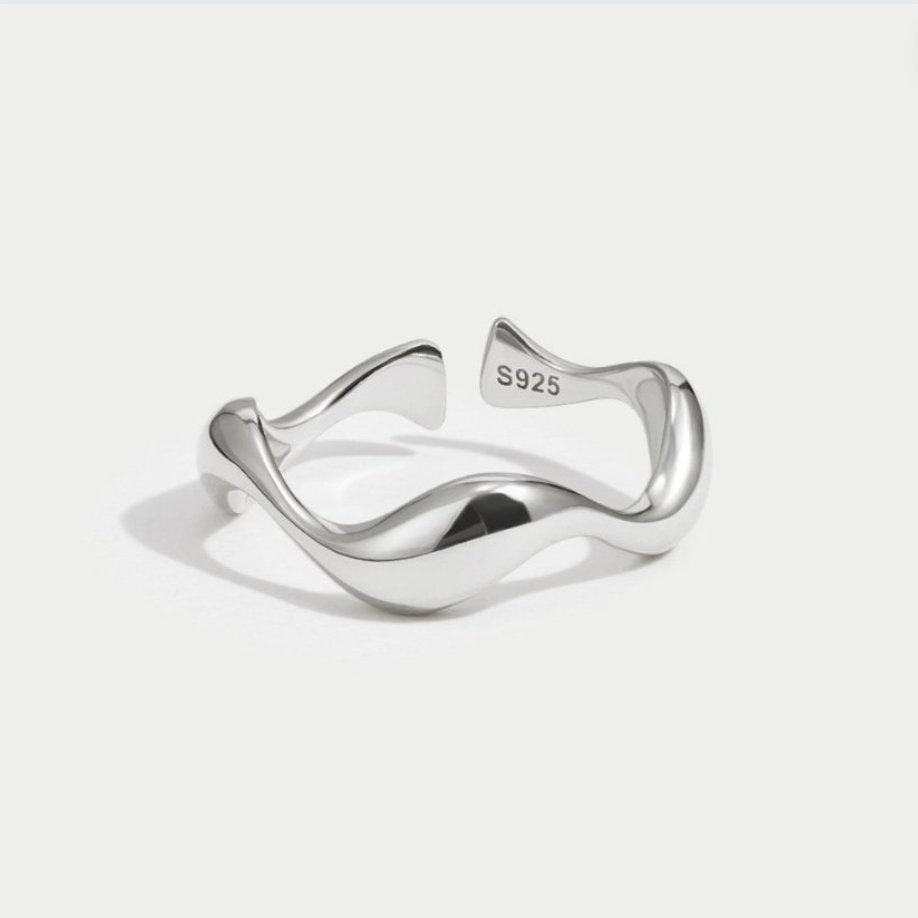 Waves – stilren, minimalistisk ring